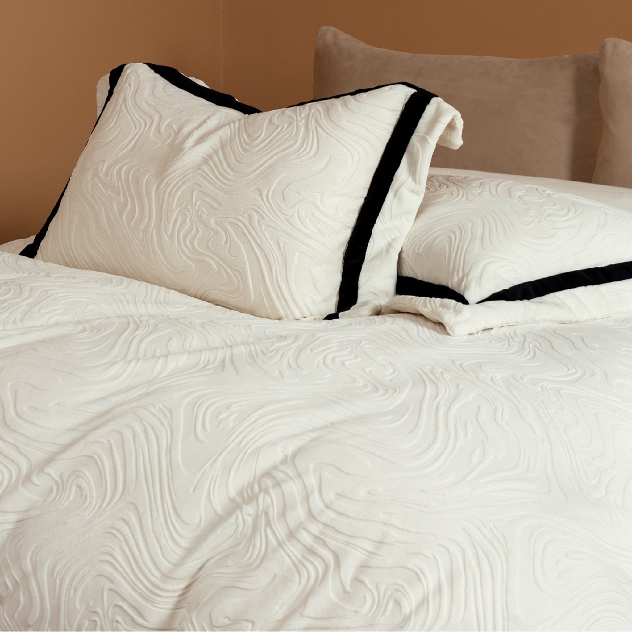 Ultra-fine Milk Velvet 4-Piece Bedding Set