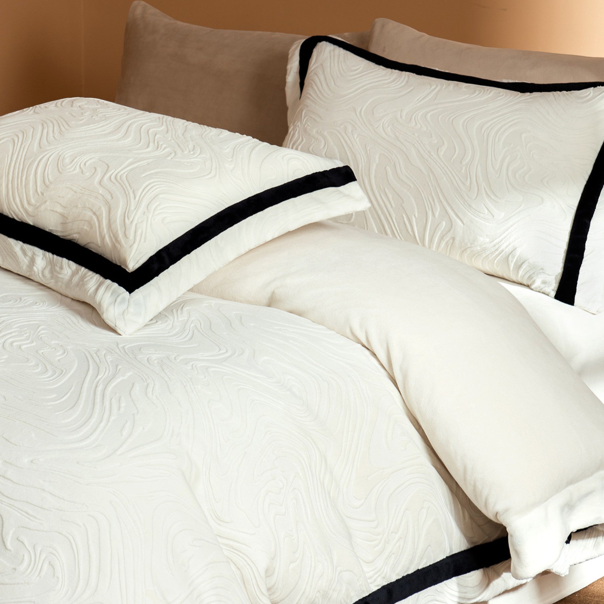 Ultra-fine Milk Velvet 4-Piece Bedding Set