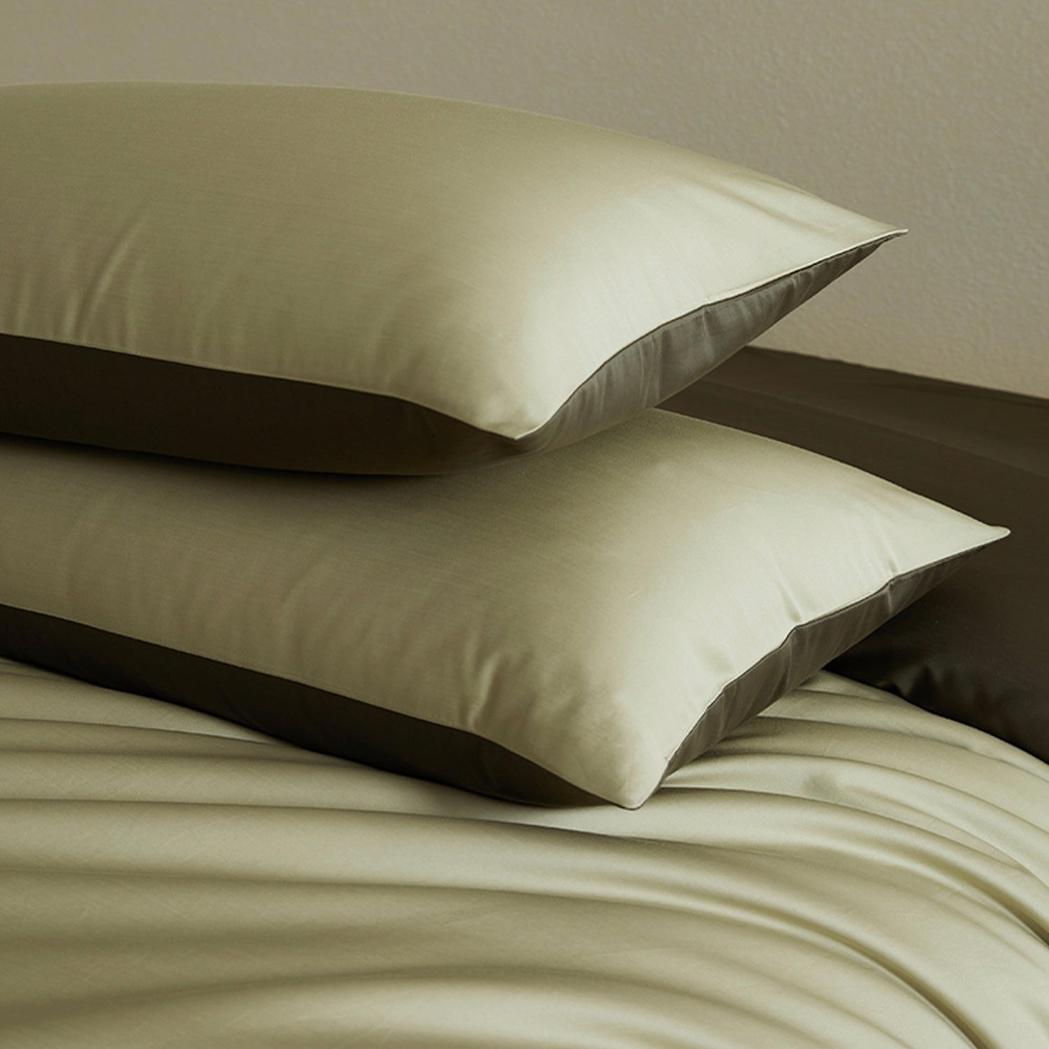 300TC Luxury Long-Staple Cotton Fitted Suite: Includes Complimentary Mulberry Silk Insert