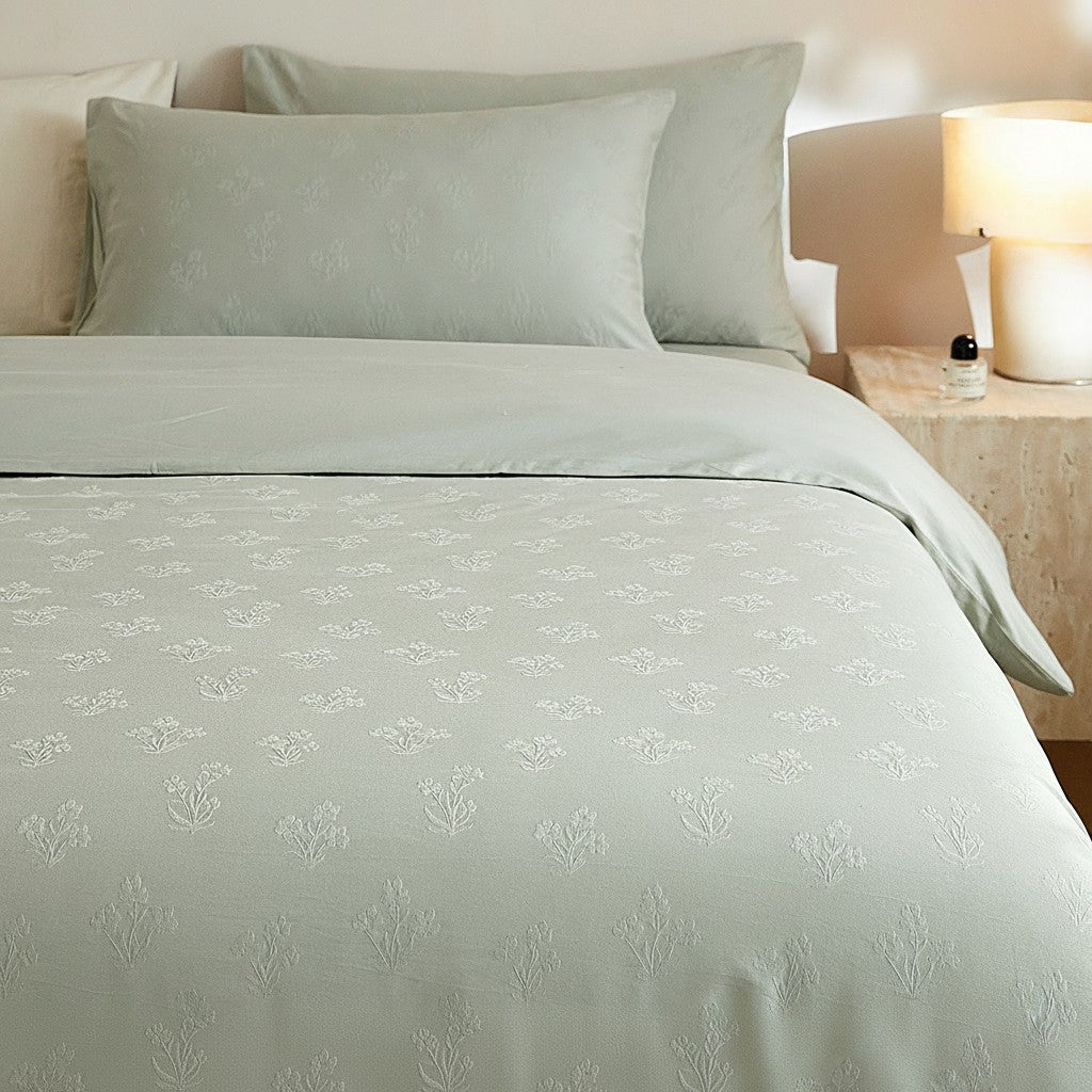300TC Artisanal Floral Jacquard Fitted Suite: Includes Complimentary Mulberry Silk Insert