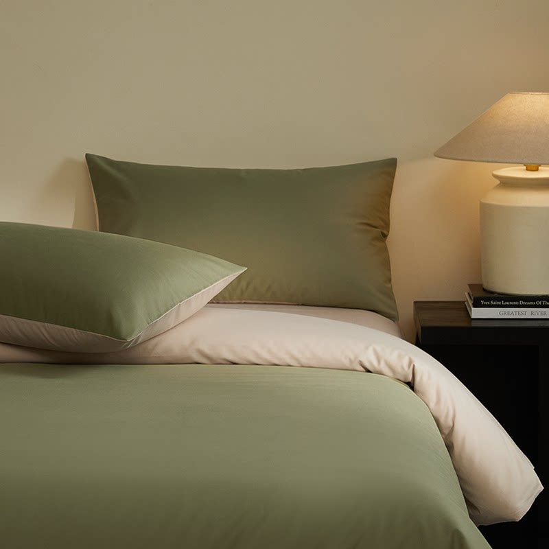 400 TC Premium Brushed Long-Staple Cotton Fitted Suite: Includes Complimentary Mulberry Silk Insert